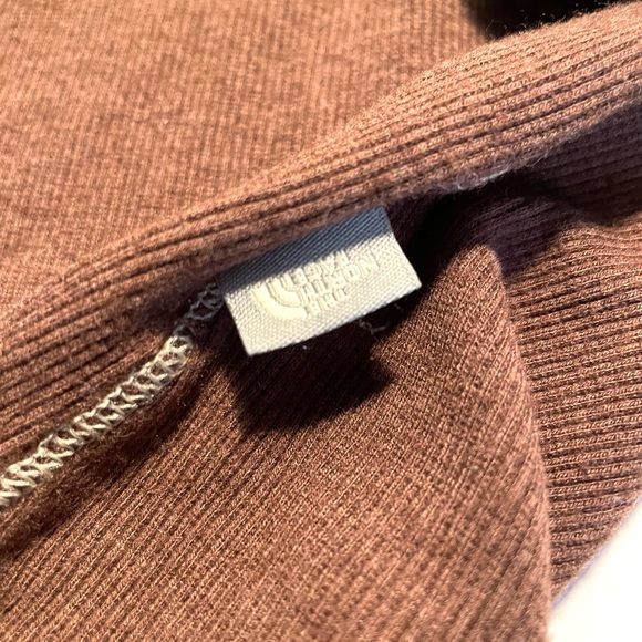 The North Face thermal shirt XS - Picture 8 of 8